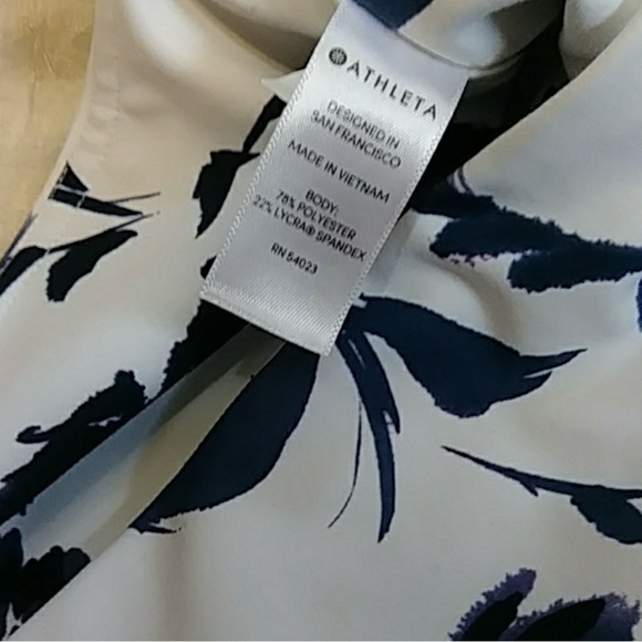 Athleta Water Flower 7/8 Tight Leggings - Picture 7 of 7